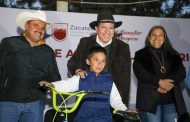 En respaldo a la economía de las familias, lleva Gobernador David Monreal apoyos alimentarios a Río Grande