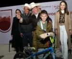 EN VILLANUEVA, ENTREGA GOBERNADOR DAVID MONREAL APOYOS ALIMENTARIOS A FAMILIAS AFECTADAS POR LA SEQUÍA